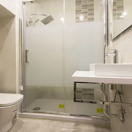 Downtown Classic By Homing Apartment *