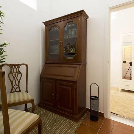 Downtown Classic By Homing Apartment