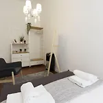 Apartment Downtown Classic By Homing